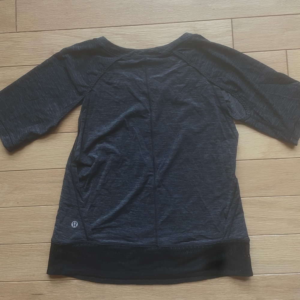 Lululemon Tee